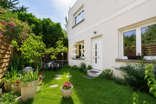 Saint-Denis 93200 – Vente maison/villa 6&nbsp;pièces 5&nbsp;chambres