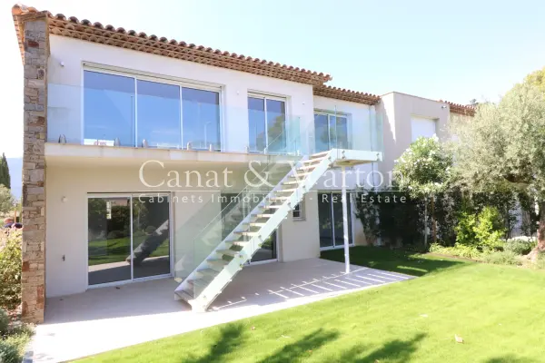 Cavalaire-sur-Mer 83240 – Vente maison/villa 5&nbsp;pièces 4&nbsp;chambres