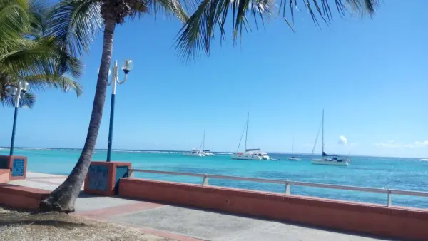 Sainte anne 97180 – Location vacances maison/villa 6&nbsp;pièces 4&nbsp;chambres