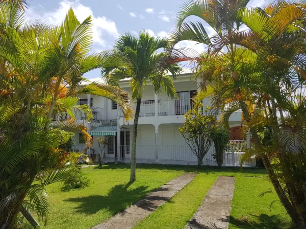 Sainte-Anne 97180 – Location appartement 2&nbsp;pièces 1&nbsp;chambre