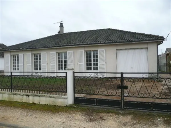 AUBIGNY SUR NERE 18700 – Location maison/villa 4&nbsp;pièces 3&nbsp;chambres