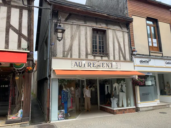 AUBIGNY SUR NERE 18700 – Vente fonds de commerce boutique 3&nbsp;pièces