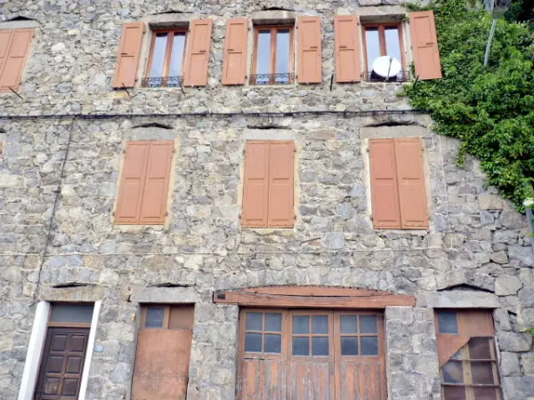 Le Cheylard 07160 – Vente appartement 3&nbsp;pièces 2&nbsp;chambres