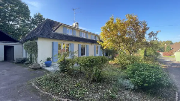 Saint-Rémy-l&rsquo;Honoré 78690 – Location maison/villa 8&nbsp;pièces 6&nbsp;chambres