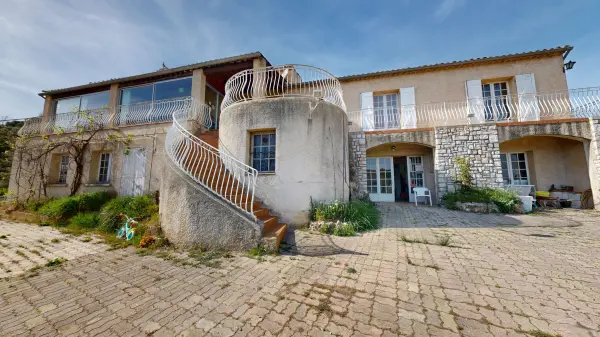 Riez 04500 – Vente maison/villa 7&nbsp;pièces 4&nbsp;chambres