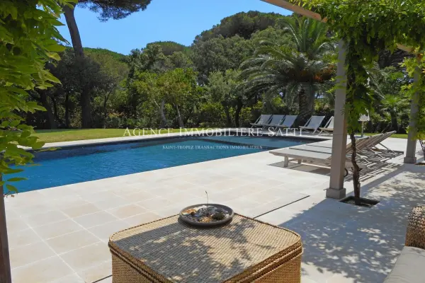 Saint-Tropez 83990 – Location maison/villa 8&nbsp;pièces 5&nbsp;chambres