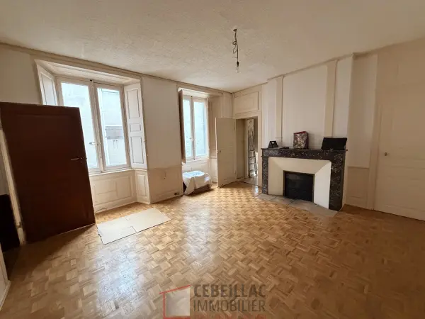 Saint-Flour 15100 – Vente appartement 3&nbsp;pièces 1&nbsp;chambre