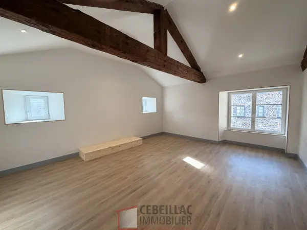 Saint-Flour 15100 – Vente appartement 3&nbsp;pièces 2&nbsp;chambres