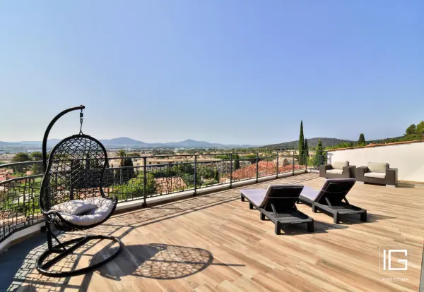 Toulon 83000 – Vente appartement 6&nbsp;pièces 4&nbsp;chambres