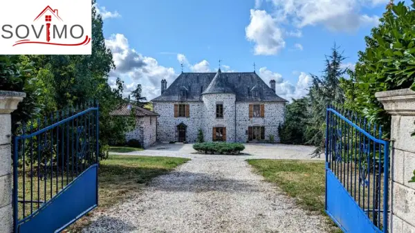 Lesterps 16420 – Vente de prestige chateau 13&nbsp;pièces 7&nbsp;chambres