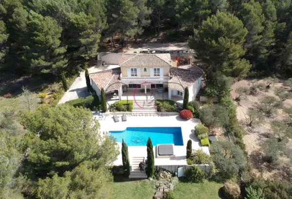 Velaux 13880 – Vente maison/villa 5&nbsp;pièces 4&nbsp;chambres