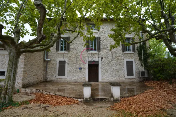 Ventabren 13122 – Location bureaux