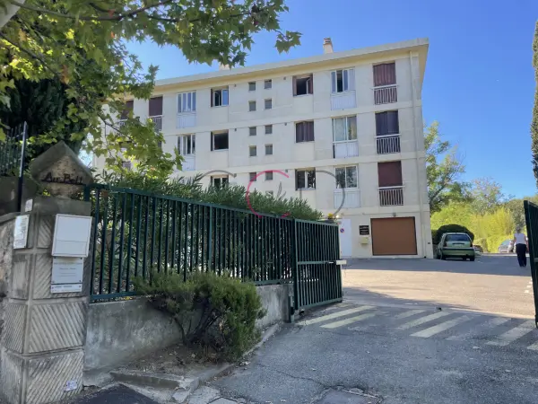 Aix-en-Provence 13100 – Location parking/box