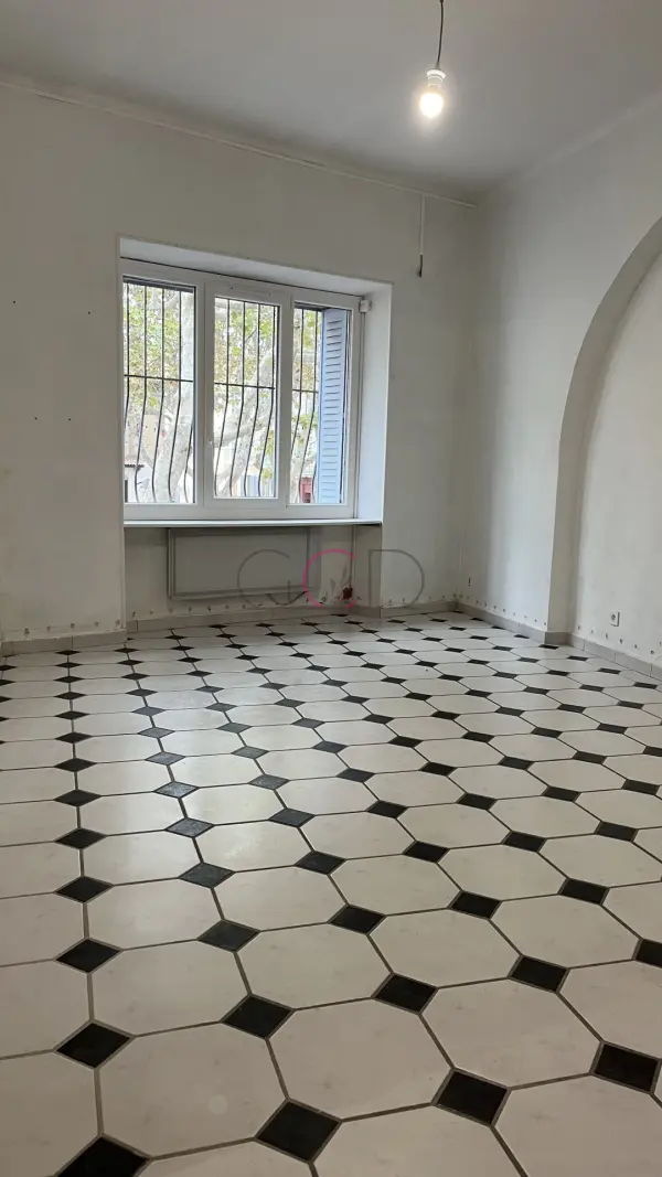 Velaux 13880 – Location local 2&nbsp;pièces