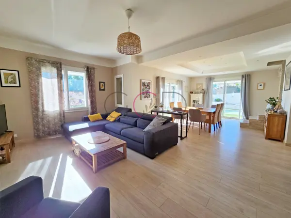 Rognac 13340 – Vente maison/villa 6&nbsp;pièces 5&nbsp;chambres