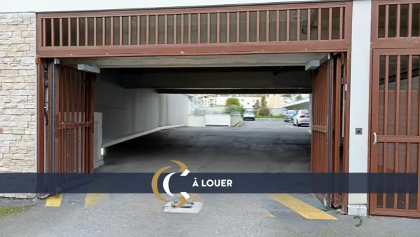 SAINT MALO 35400 – Location parking/box