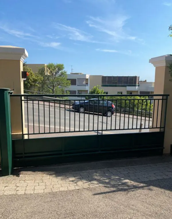 NICE 06200 – Vente parking/box