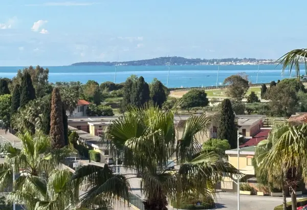CAGNES SUR MER 06800 – Vente appartement 3&nbsp;pièces 2&nbsp;chambres