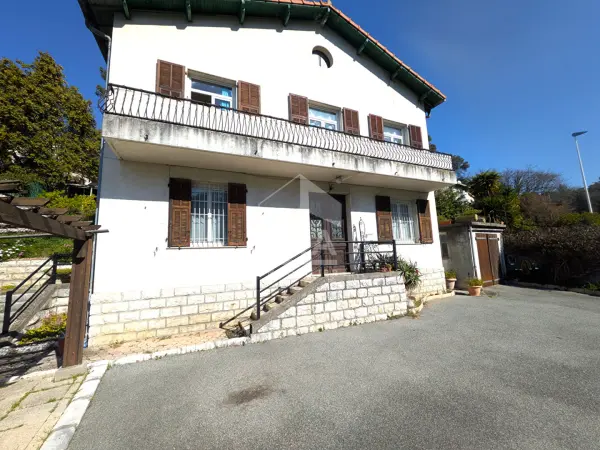 CAGNES SUR MER 06800 – Vente maison/villa 6&nbsp;pièces 4&nbsp;chambres