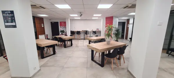 CAGNES SUR MER 06800 – Vente de prestige local 8&nbsp;pièces