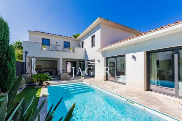Sainte-Maxime 83120 – Vente maison/villa 5&nbsp;pièces 3&nbsp;chambres