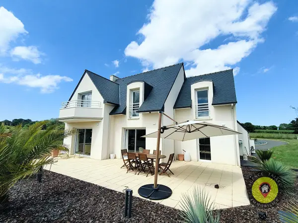 DINAN 22100 – Vente maison/villa 6&nbsp;pièces 4&nbsp;chambres
