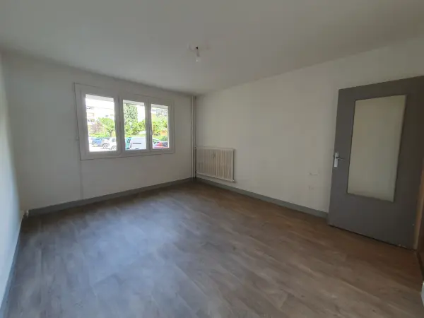 Draguignan 83300 – Location local 3&nbsp;pièces