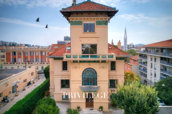 Nice 06100 – Vente de prestige maison/villa 11&nbsp;pièces 7&nbsp;chambres