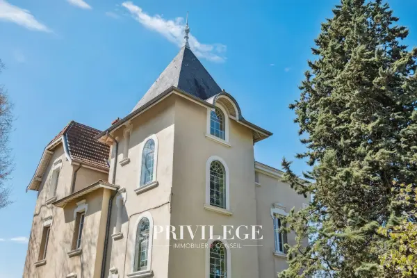 Caluire-et-Cuire 69300 – Vente de prestige maison/villa 8&nbsp;pièces 4&nbsp;chambres