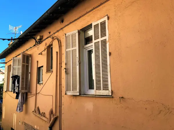 Cannes 06400 – Vente inconnu