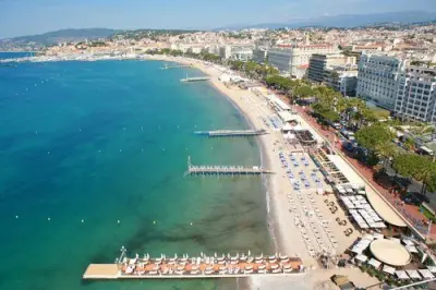 Cannes 06400 – Vente inconnu