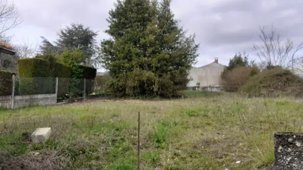 Saintes 17100 – Vente terrain