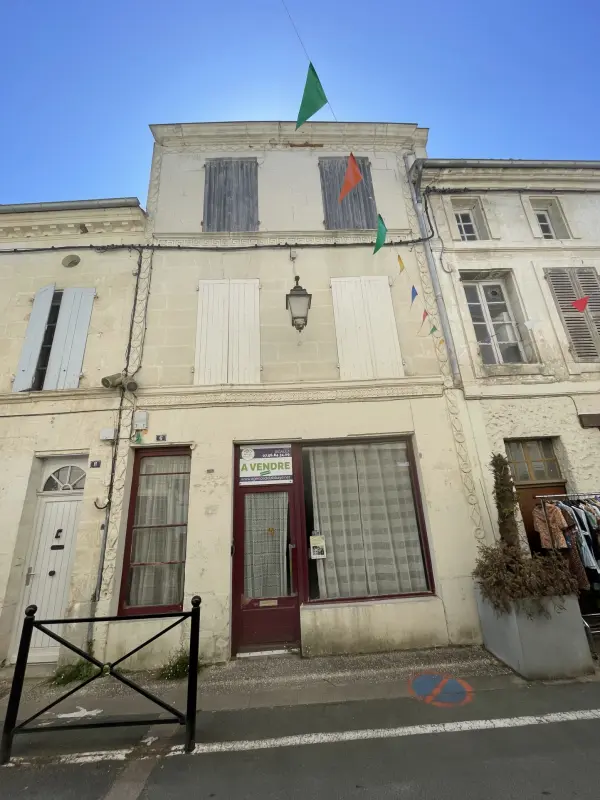 Saint-Savinien 17350 – Vente immeuble 7&nbsp;pièces 5&nbsp;chambres