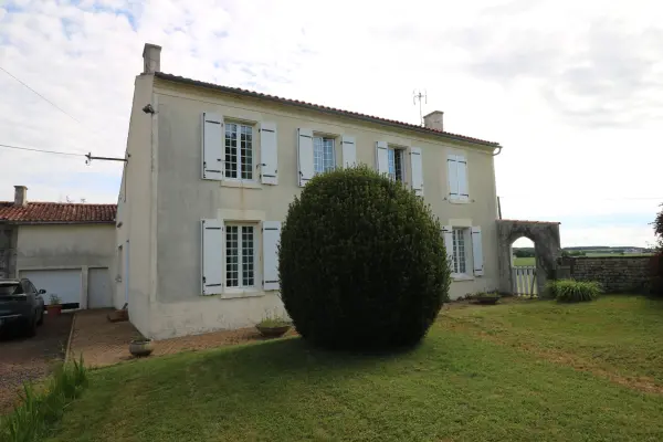 Coivert 17330 – Vente maison/villa 9&nbsp;pièces 5&nbsp;chambres