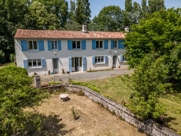 Nieul-lès-Saintes 17810 – Vente maison/villa 8&nbsp;pièces 6&nbsp;chambres