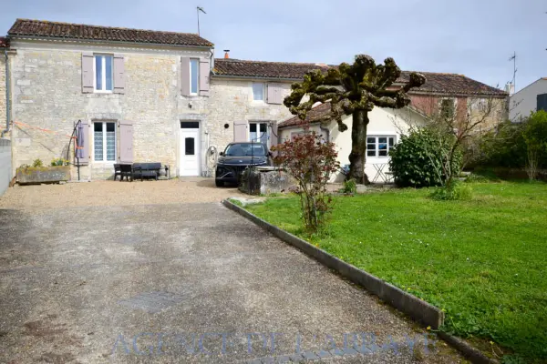 Montpellier-de-Médillan 17260 – Vente maison/villa 7&nbsp;pièces 4&nbsp;chambres