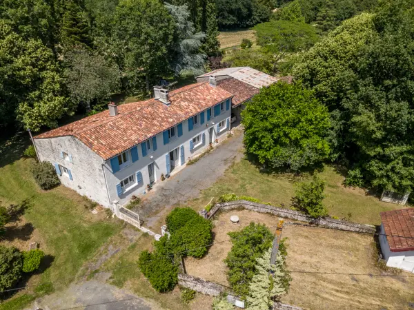 Nieul-lès-Saintes 17810 – Vente maison/villa 8&nbsp;pièces 6&nbsp;chambres