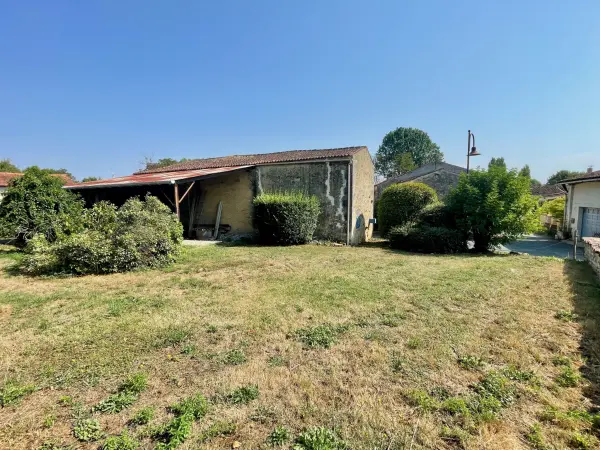 Taillant 17350 – Vente immeuble