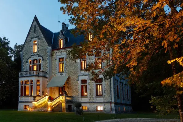 Mussidan 24400 – Vente de prestige chateau 15&nbsp;pièces 9&nbsp;chambres
