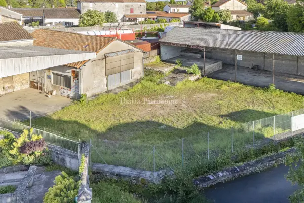 Mareuil en Périgord 24340 – Vente parking/box 1&nbsp;pièce