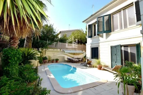 Nice 06000 – Vente Maison/Villa 7&nbsp;pièces 5&nbsp;chambres