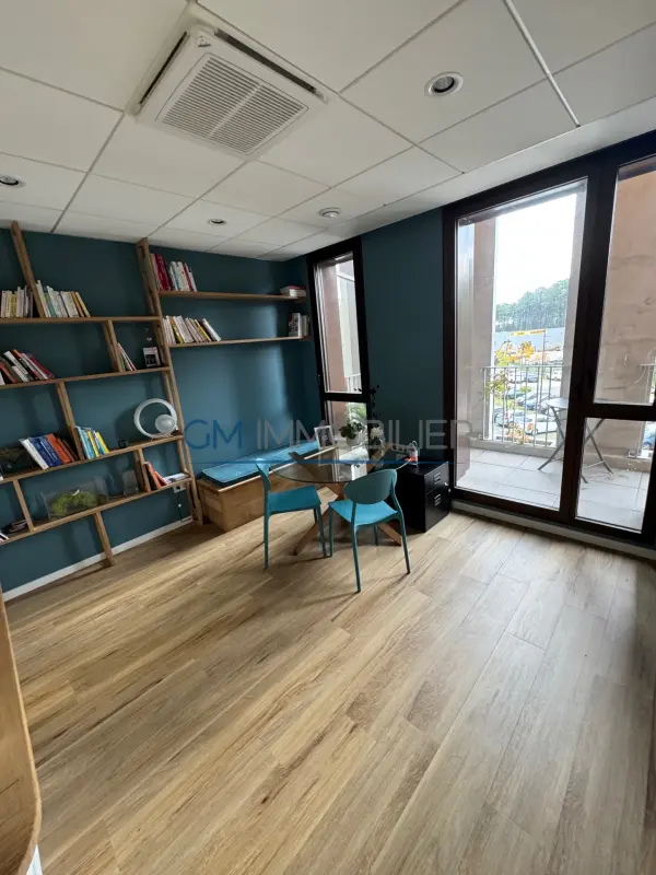 Mées 40990 – Location bureaux