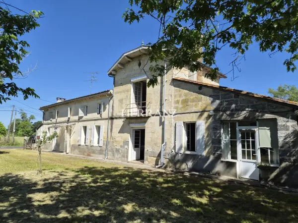 Camps-sur-l&rsquo;Isle 33660 – Vente maison/villa 12&nbsp;pièces 4&nbsp;chambres