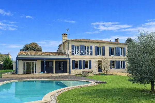 Fronsac 33126 – Vente de prestige maison/villa 8&nbsp;pièces 6&nbsp;chambres