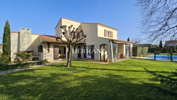 Saint-Médard-de-Guizières 33230 – Vente maison/villa 7&nbsp;pièces 5&nbsp;chambres