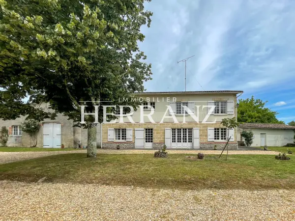 Coutras 33230 – Vente maison/villa 6&nbsp;pièces 4&nbsp;chambres