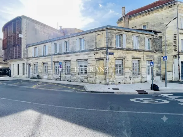 Libourne 33500 – Vente immeuble 11&nbsp;pièces 4&nbsp;chambres