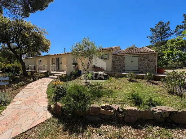 VIDAUBAN 83550 – Vente maison/villa 10&nbsp;pièces 9&nbsp;chambres