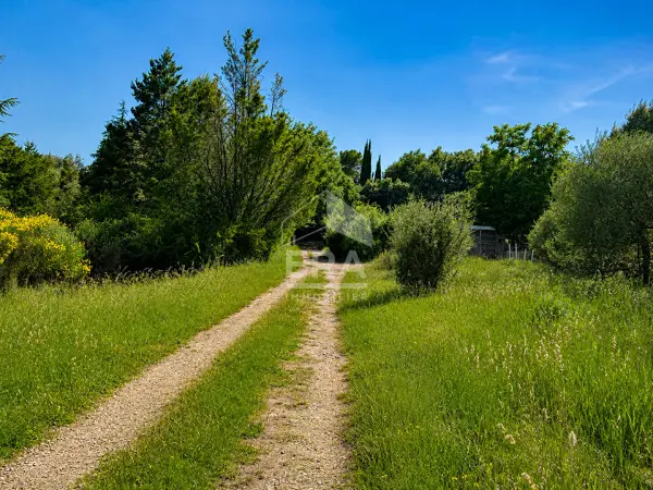 LORGUES 83510 – Vente terrain