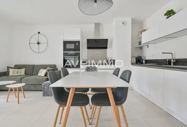 Saint-Cyr-sur-Mer 83270 – Vente appartement 4&nbsp;pièces 3&nbsp;chambres